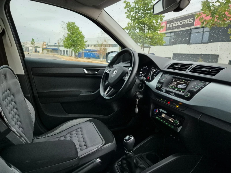 Skoda Fabia 1.2 TSI , снимка 12 - Автомобили и джипове - 53467421