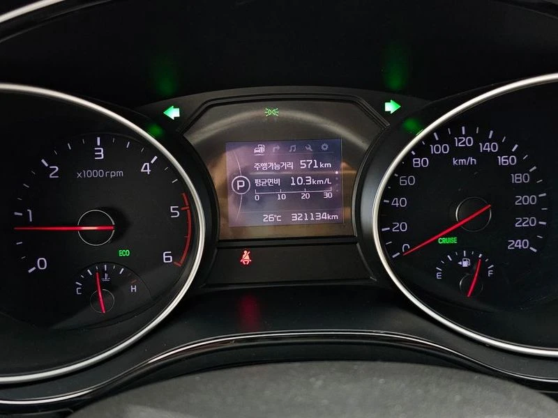 Kia Carnival 2.2 Automatic, снимка 11 - Автомобили и джипове - 55464564