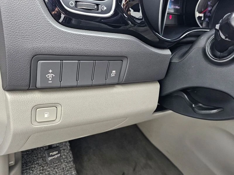 Kia Carnival 2.2 Automatic, снимка 8 - Автомобили и джипове - 55464564