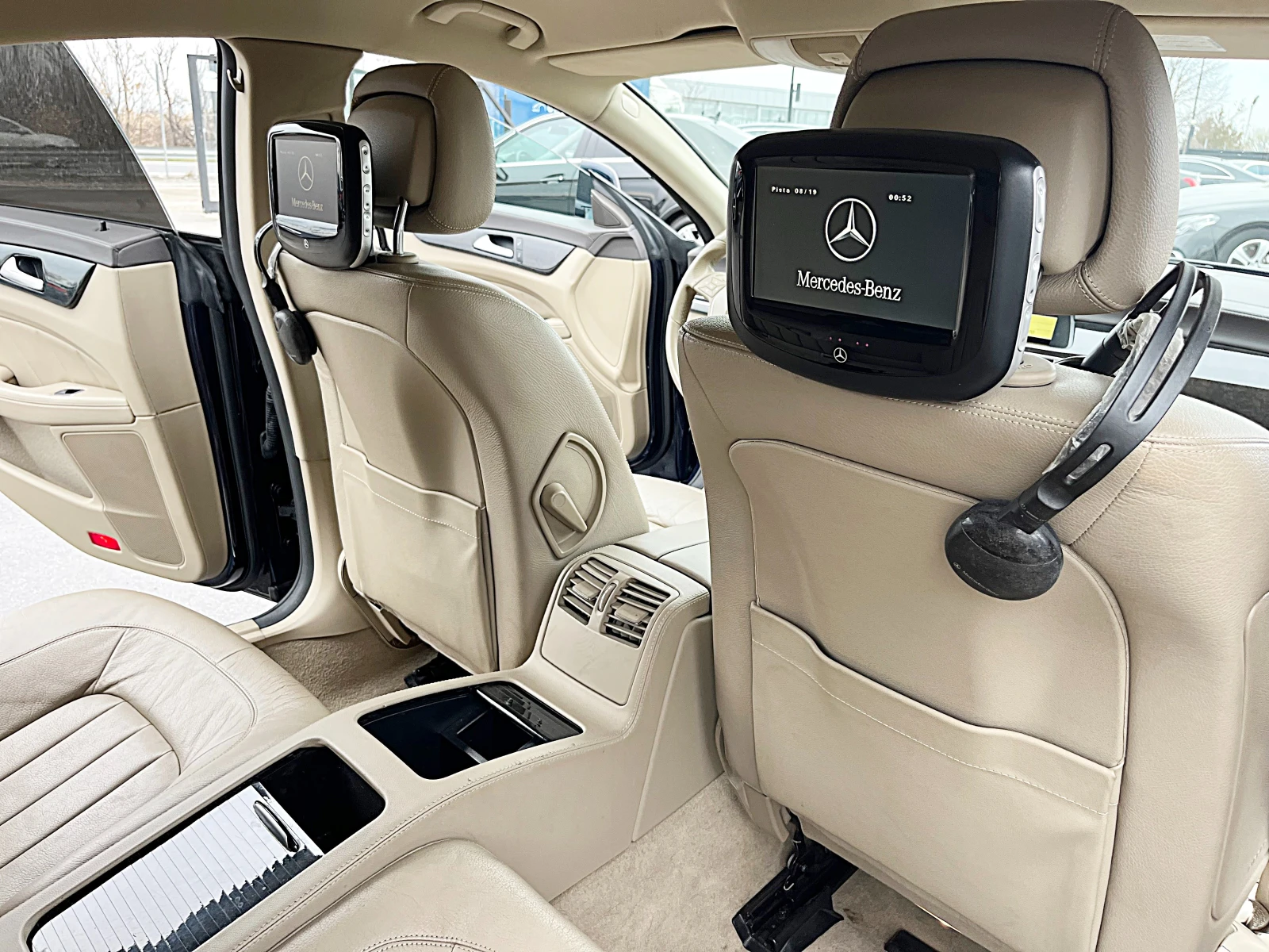 Mercedes-Benz CLS 350 4x4-LED-BIXENON-MONITORI-DVD-NAVI-4MATIC-GERMANIA! | Mobile.bg — изображение 15