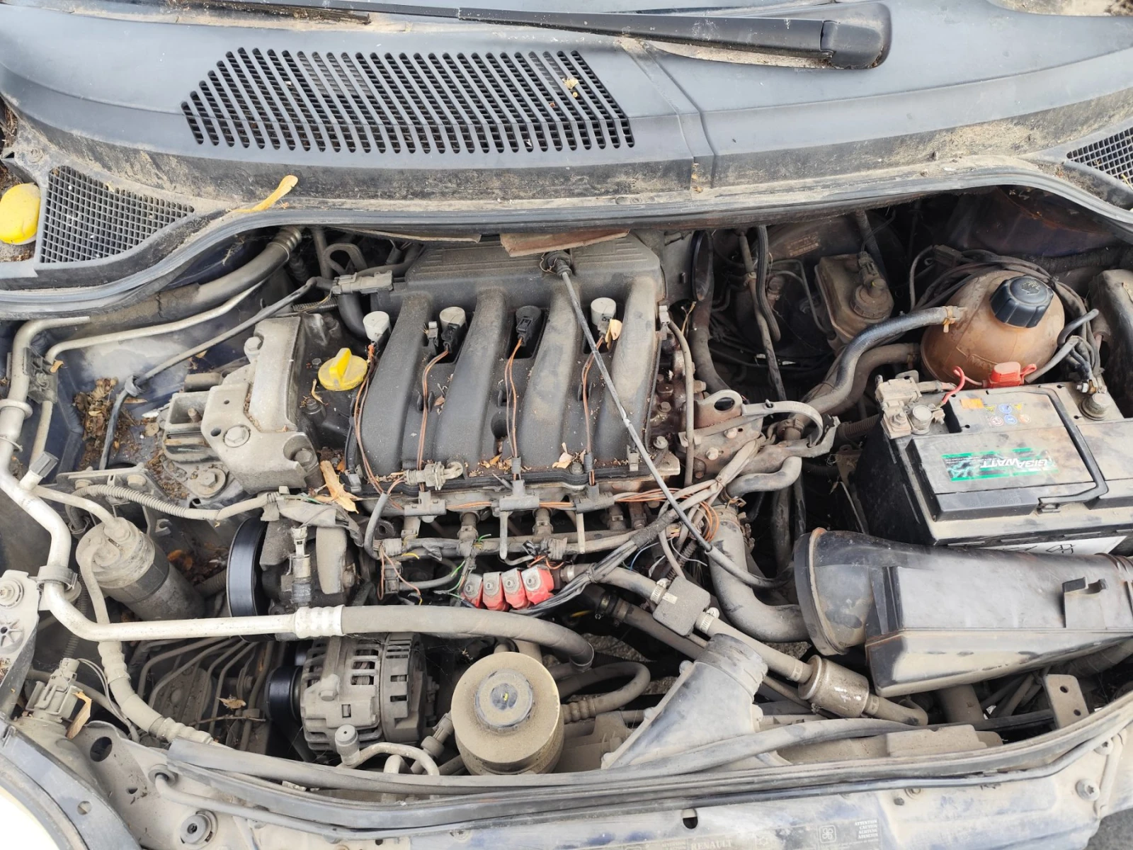 Renault Scenic 1.6 - изображение 6