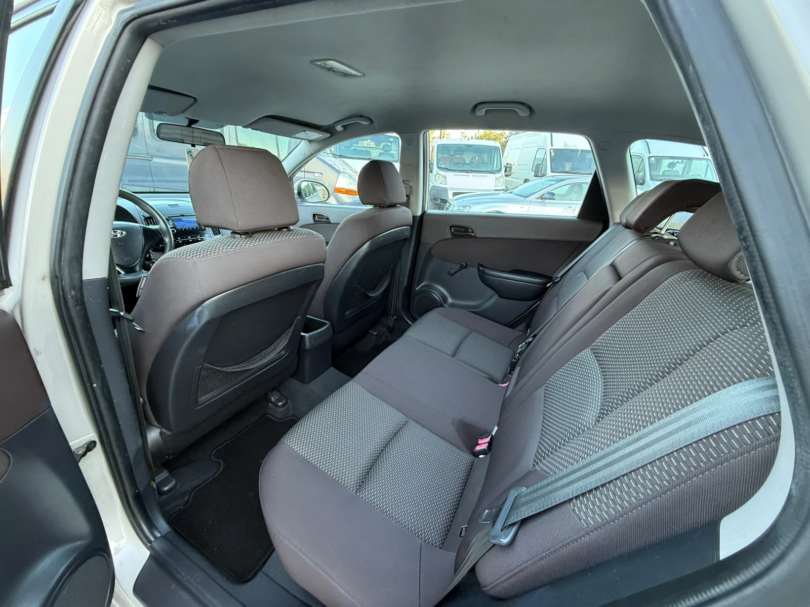 Hyundai I30 1.6CRDI ЛИЗИНГ | Mobile.bg — изображение 13