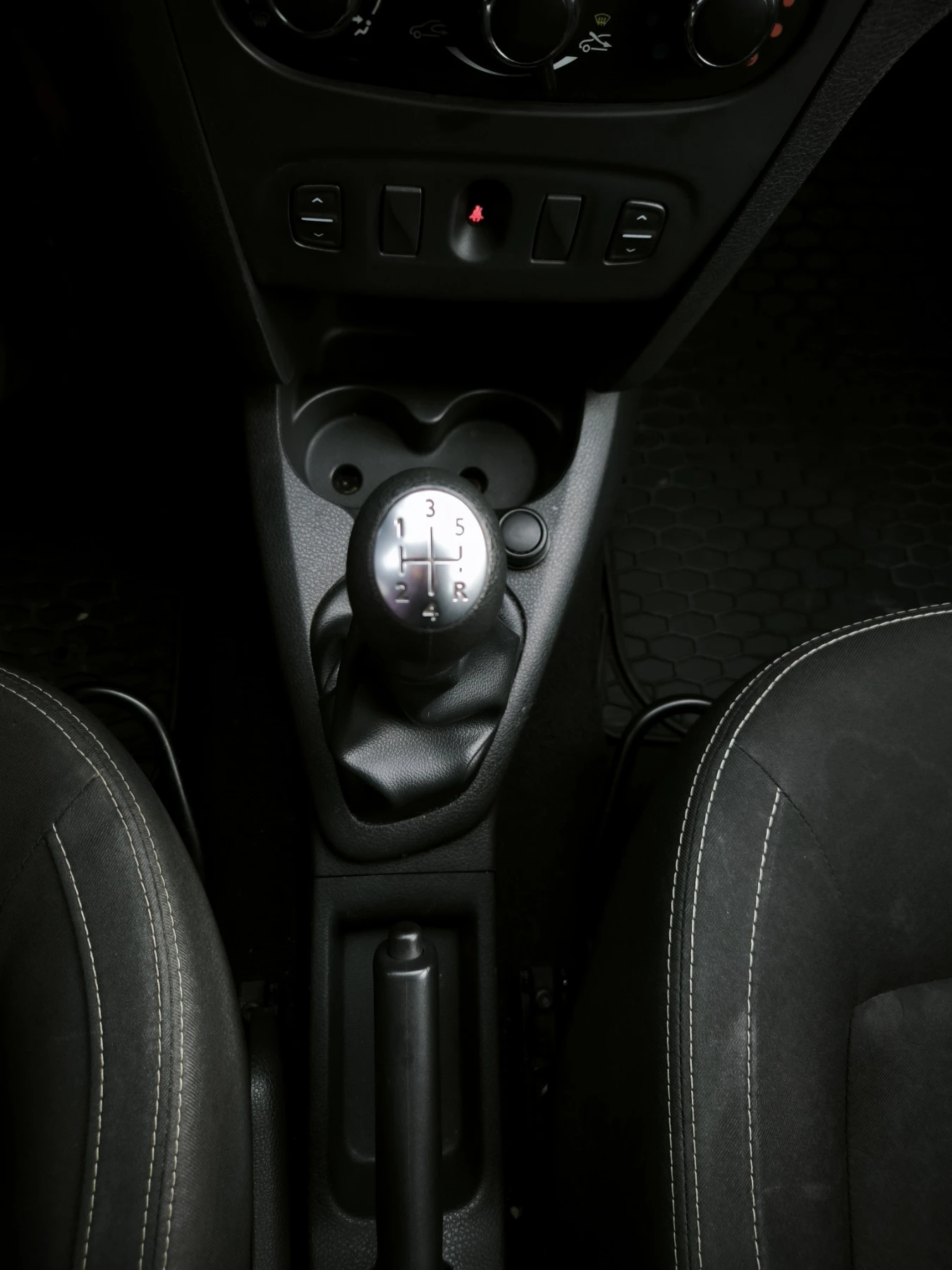 Dacia Sandero 1.2 | Mobile.bg � ����������� 9