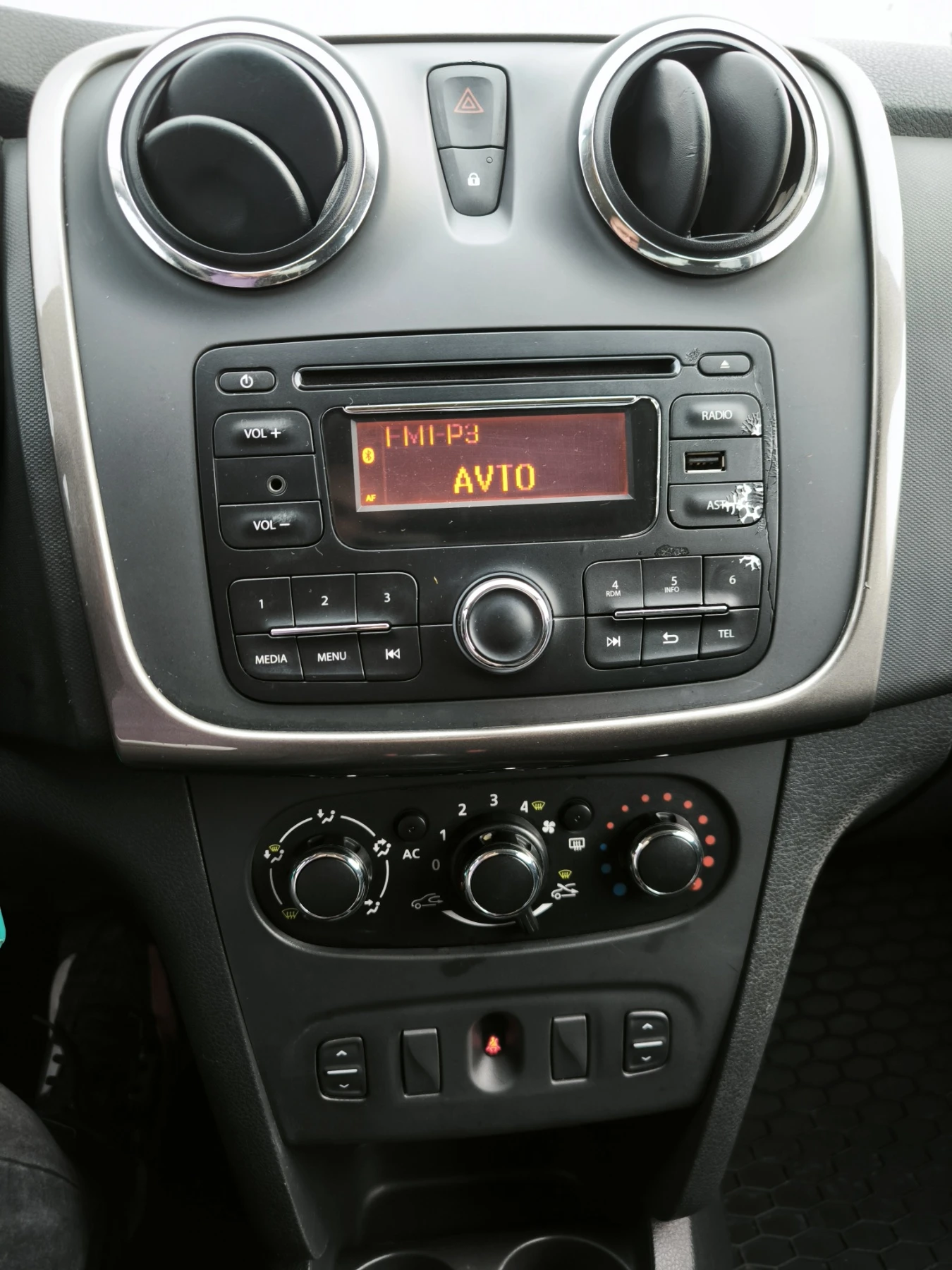 Dacia Sandero 1.2 | Mobile.bg � ����������� 10