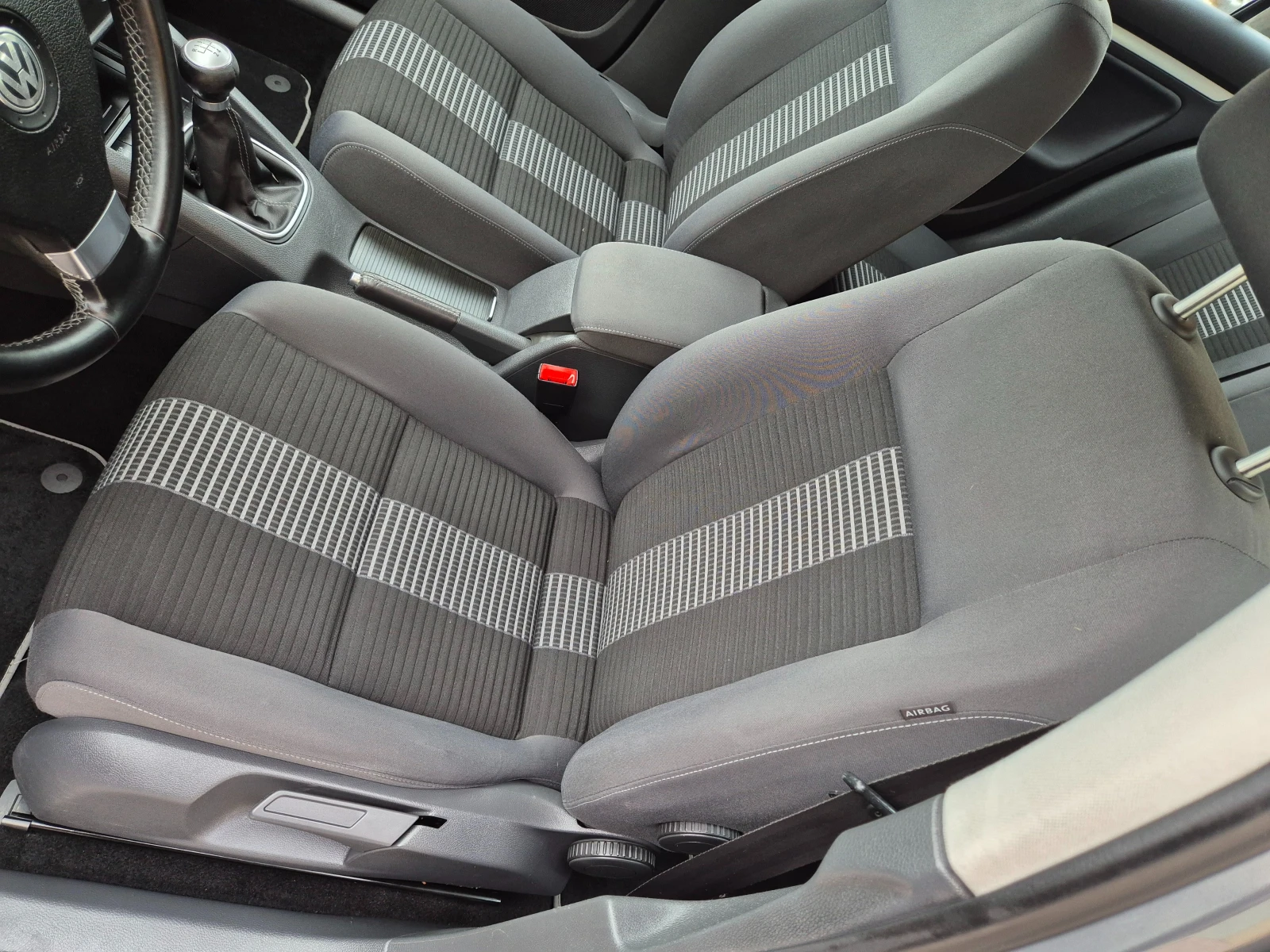VW Golf 1.6I KLIMA ITALY УНИКАТ, снимка 15 - Автомобили и джипове - 54544052