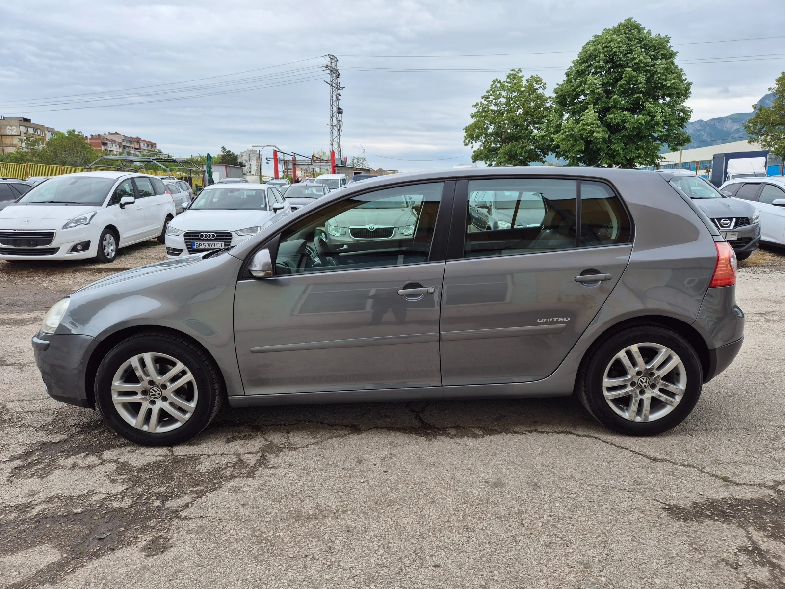 VW Golf 1.6I KLIMA ITALY УНИКАТ, снимка 8 - Автомобили и джипове - 54544052