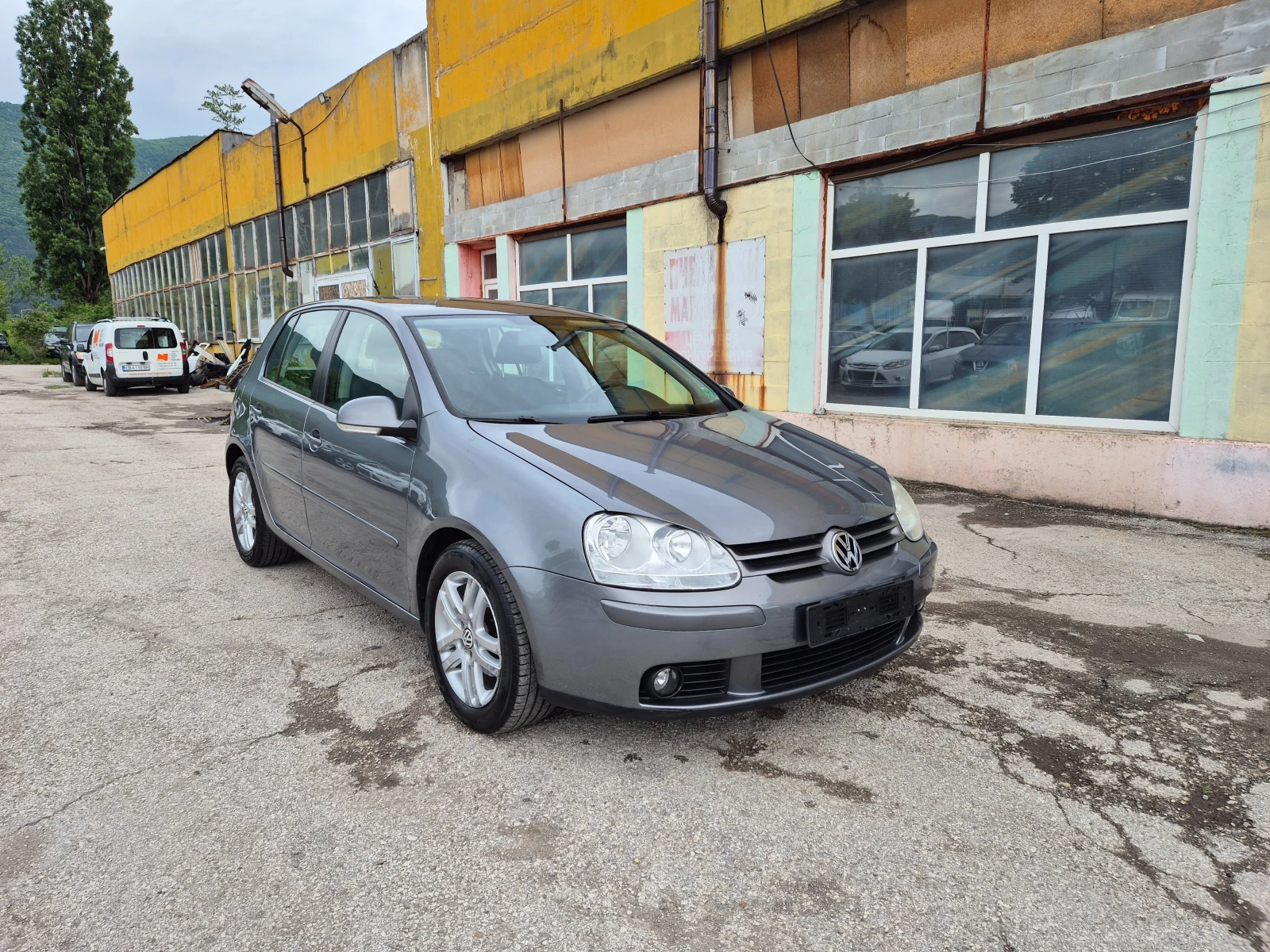 VW Golf 1.6I KLIMA ITALY УНИКАТ, снимка 3 - Автомобили и джипове - 54544052