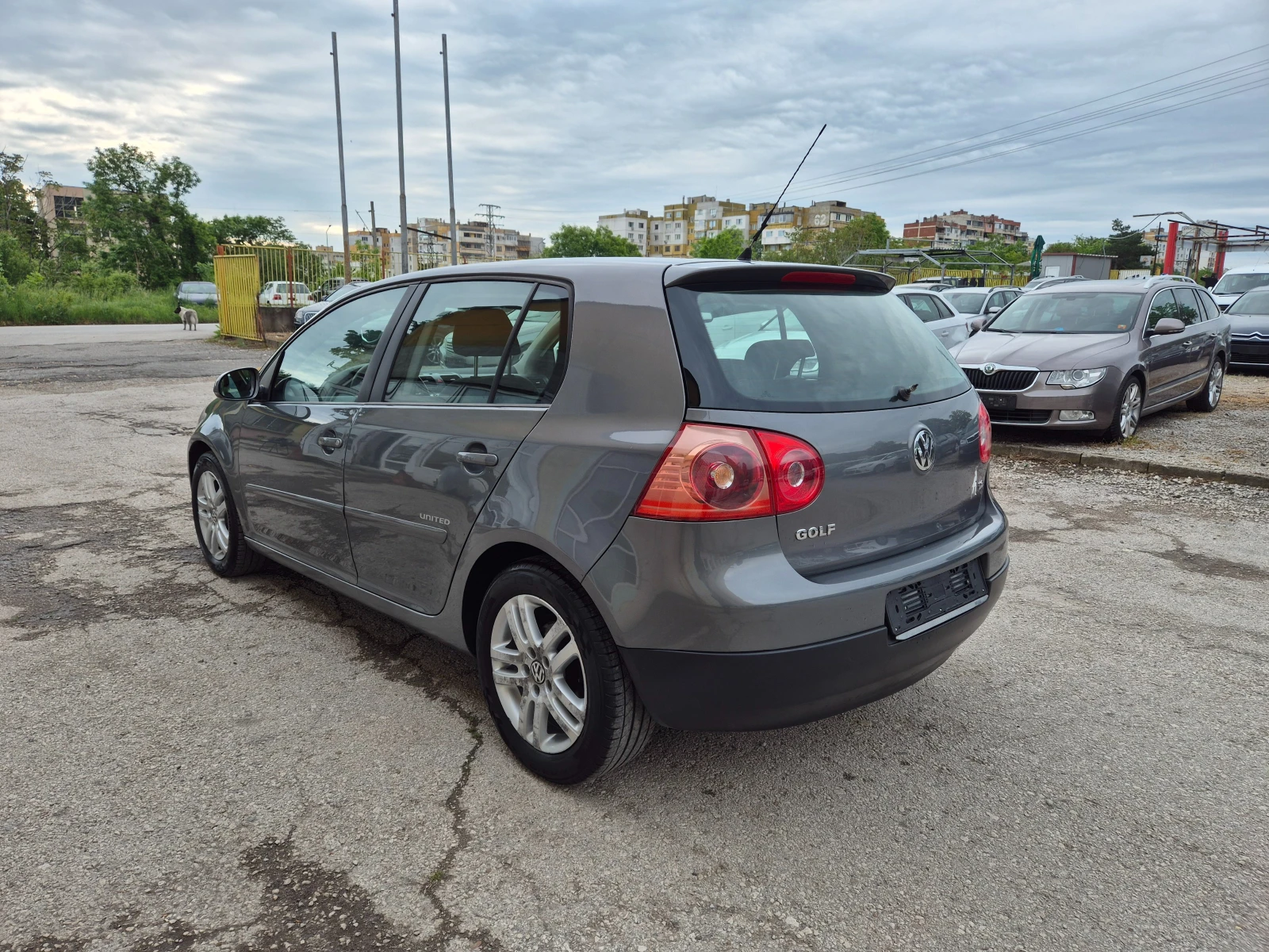 VW Golf 1.6I KLIMA ITALY УНИКАТ, снимка 7 - Автомобили и джипове - 54544052