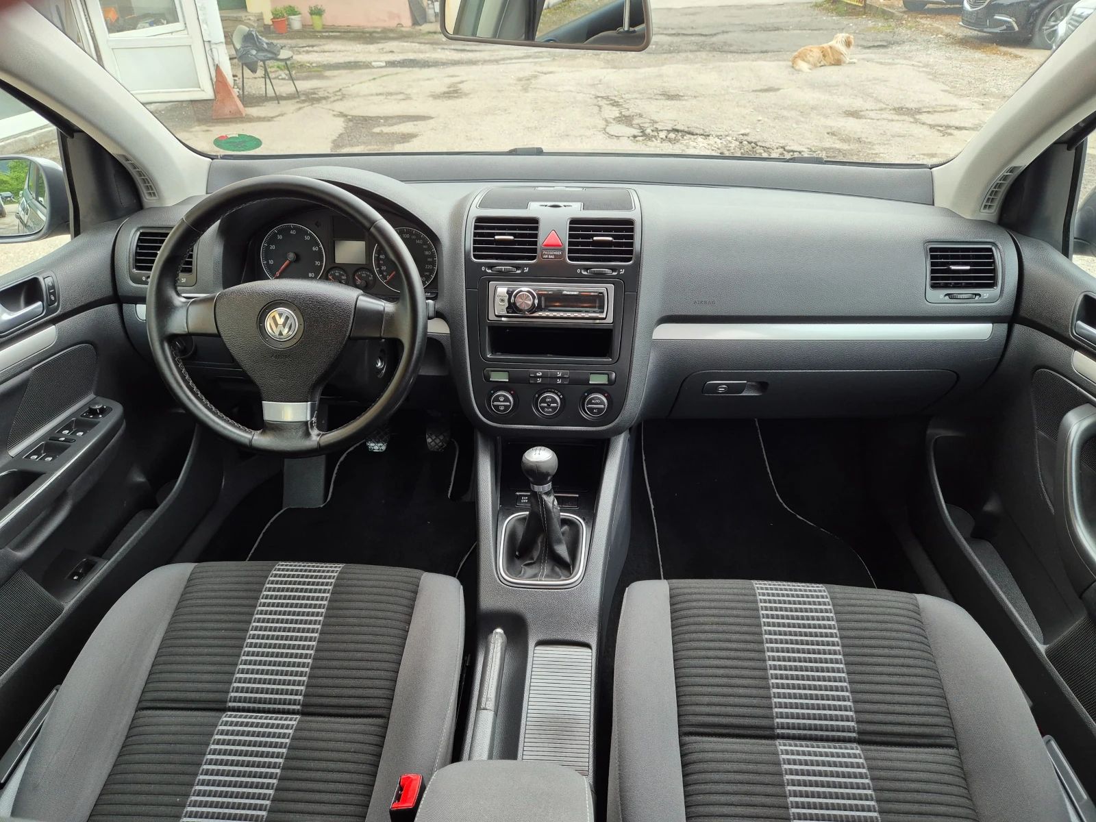 VW Golf 1.6I KLIMA ITALY УНИКАТ, снимка 13 - Автомобили и джипове - 54544052