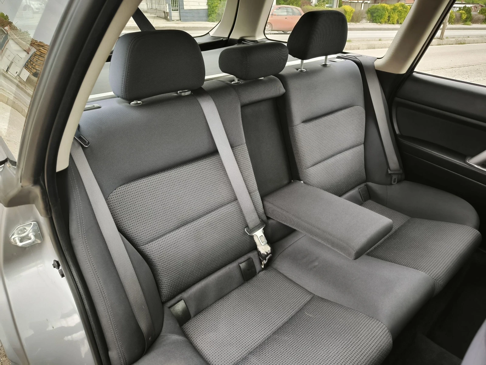 Subaru Legacy 2.0i, снимка 11 - Автомобили и джипове - 54633353