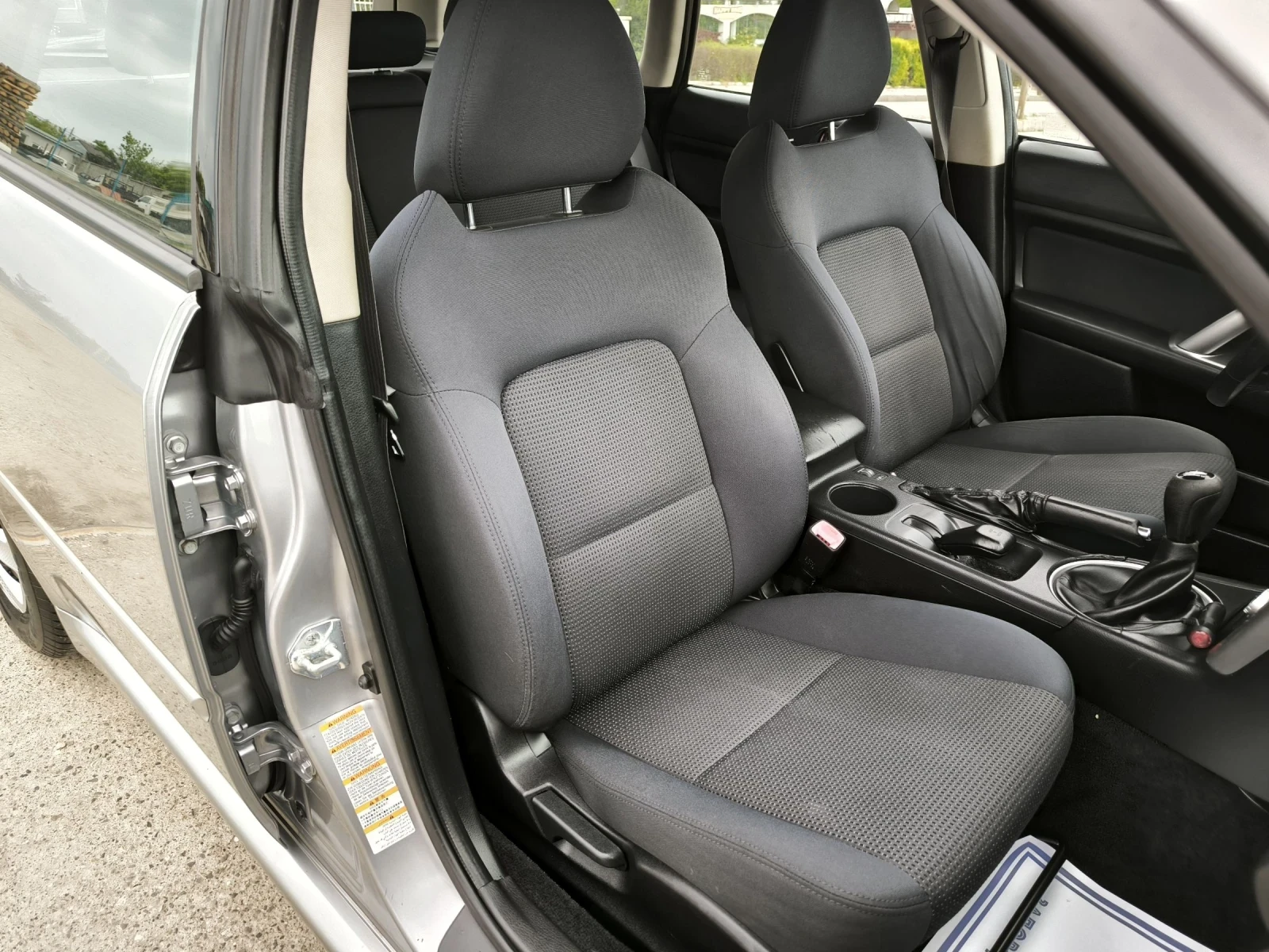 Subaru Legacy 2.0i, снимка 8 - Автомобили и джипове - 54633353