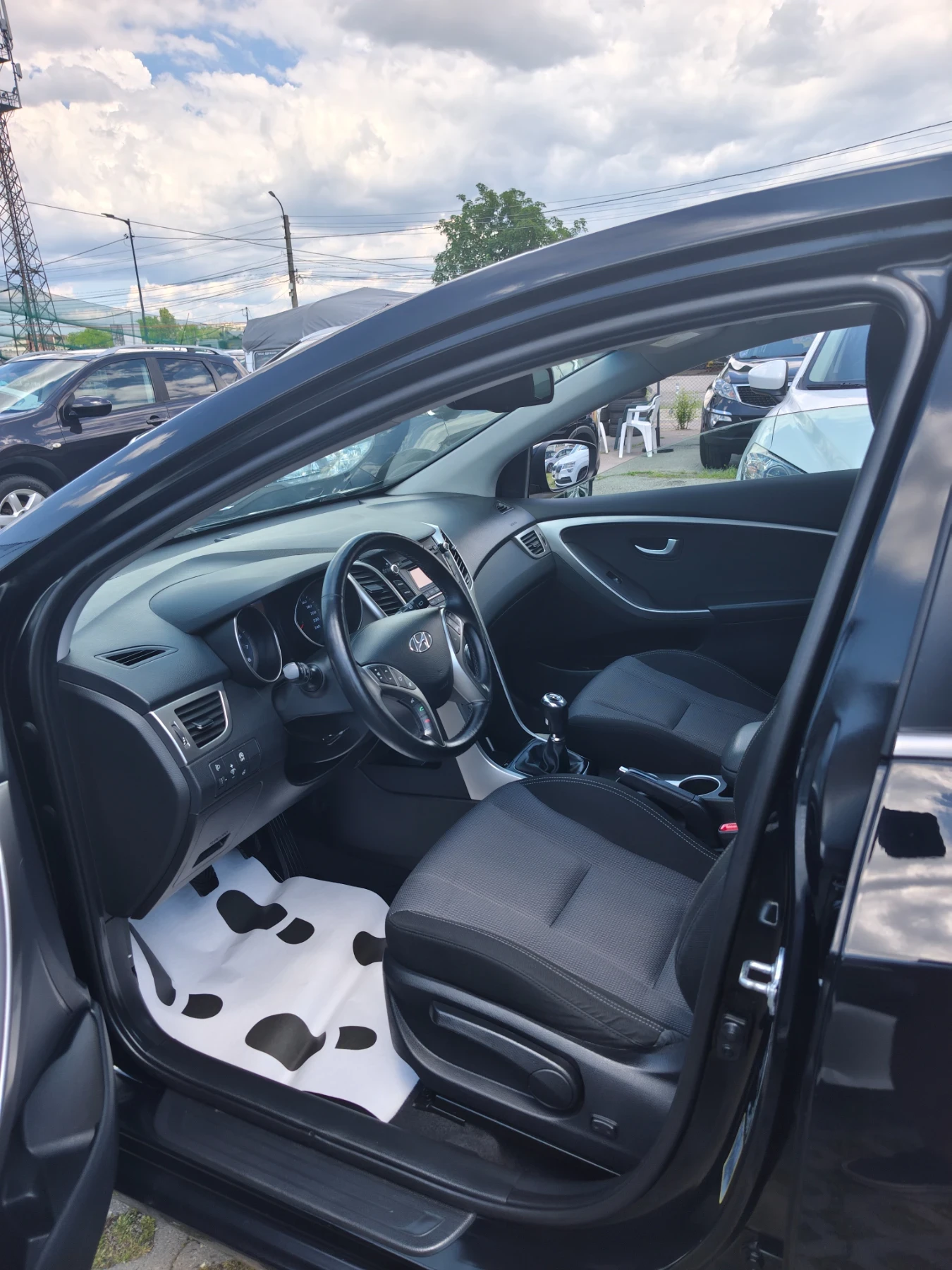 Hyundai I30 1.6 facelift , снимка 3 - Автомобили и джипове - 54687924