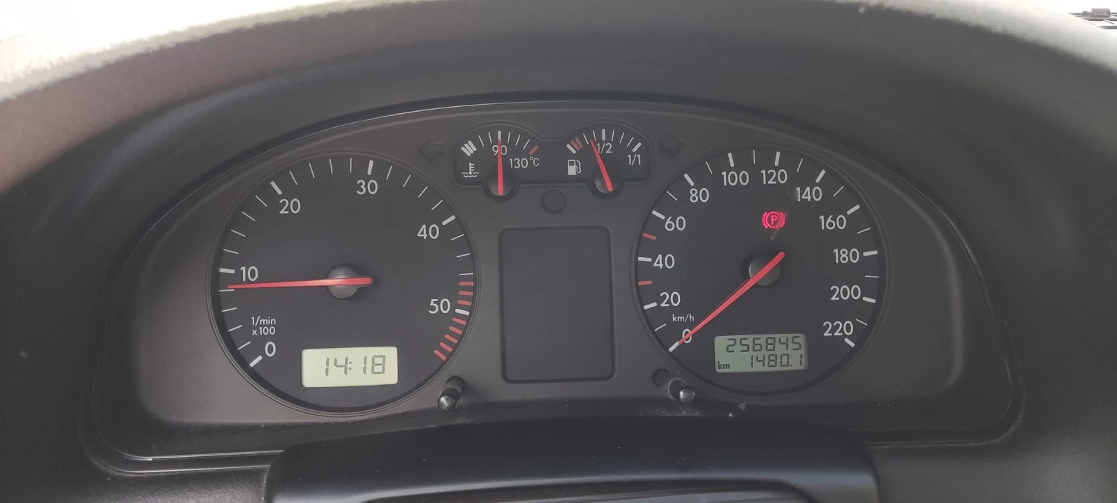 VW Passat 1, 9 TDI AFN, снимка 3 - Автомобили и джипове - 54891197