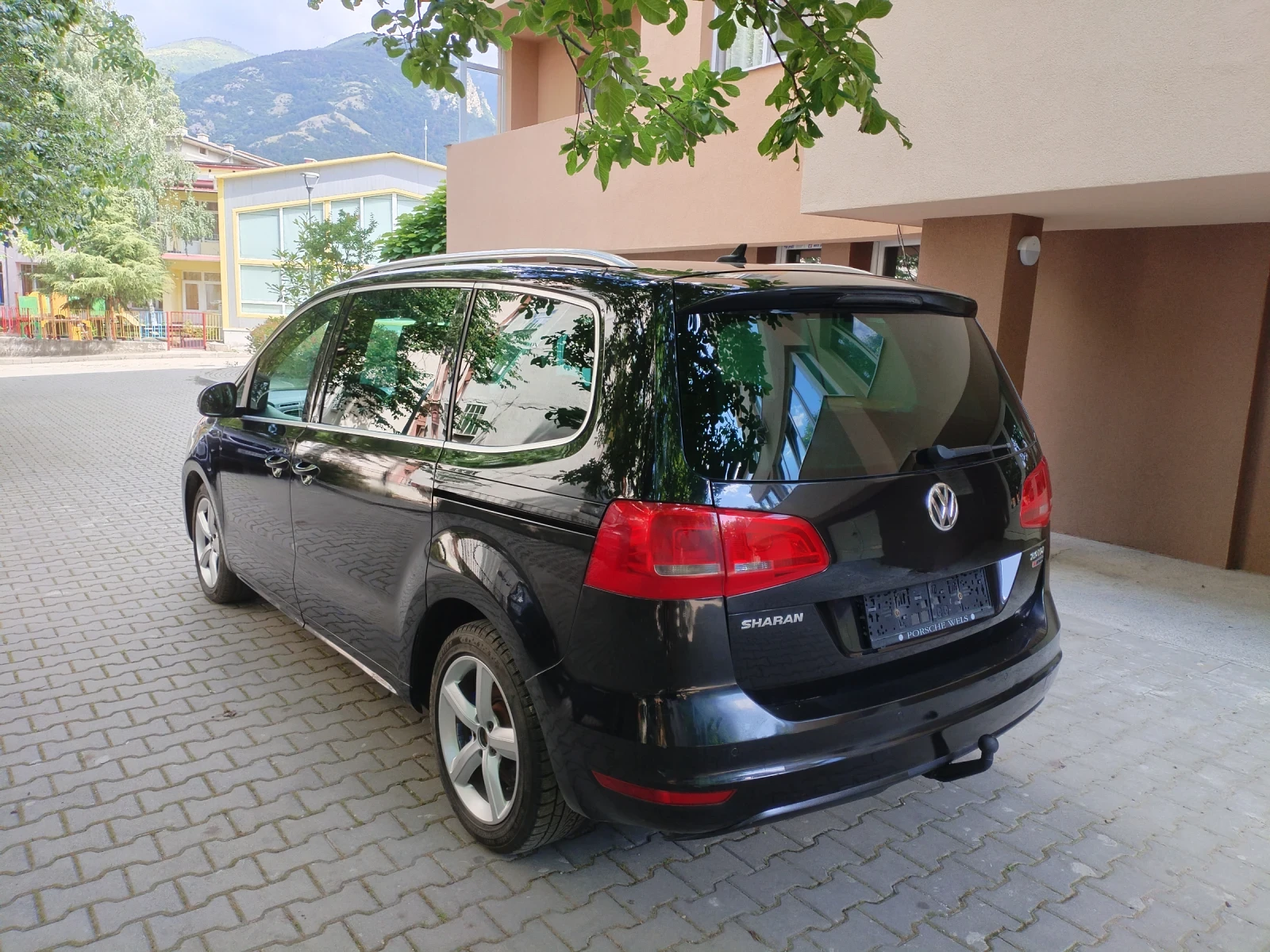 VW Sharan 2.0 ТДИ 140кс 6ск Hi-line 7места , снимка 5 - Автомобили и джипове - 54979460
