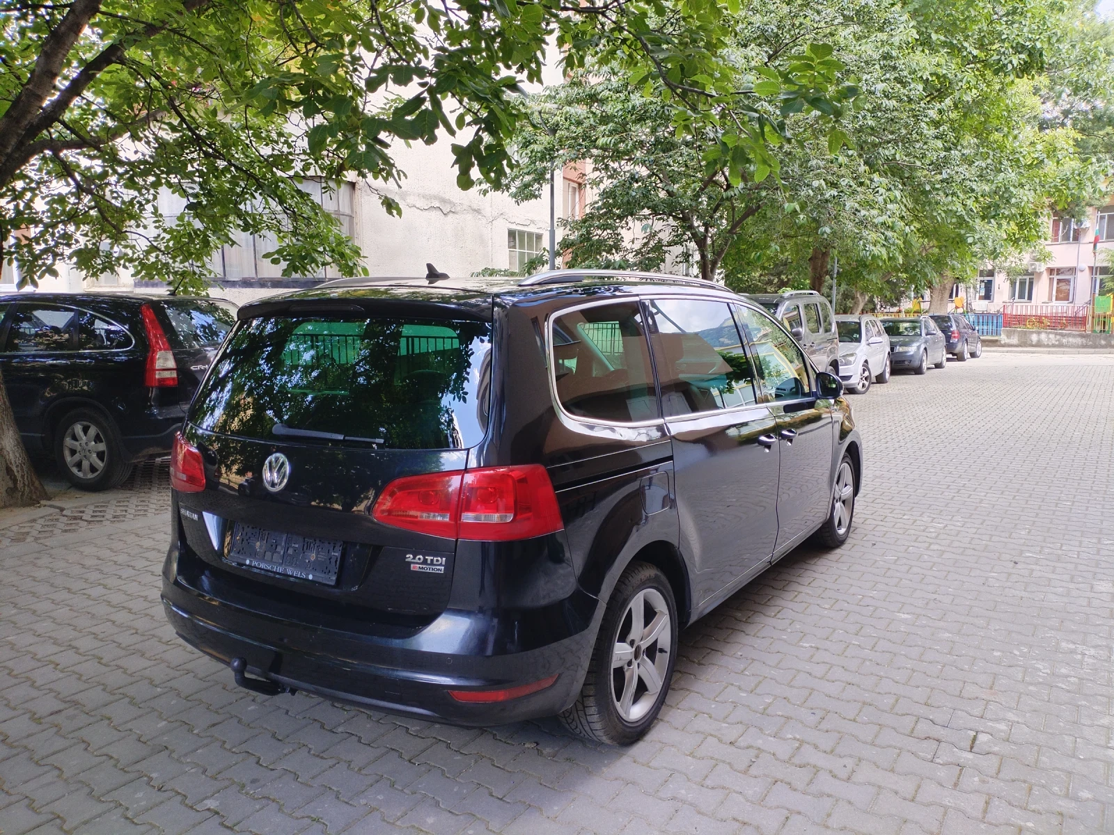 VW Sharan 2.0 ТДИ 140кс 6ск Hi-line 7места , снимка 7 - Автомобили и джипове - 54979460