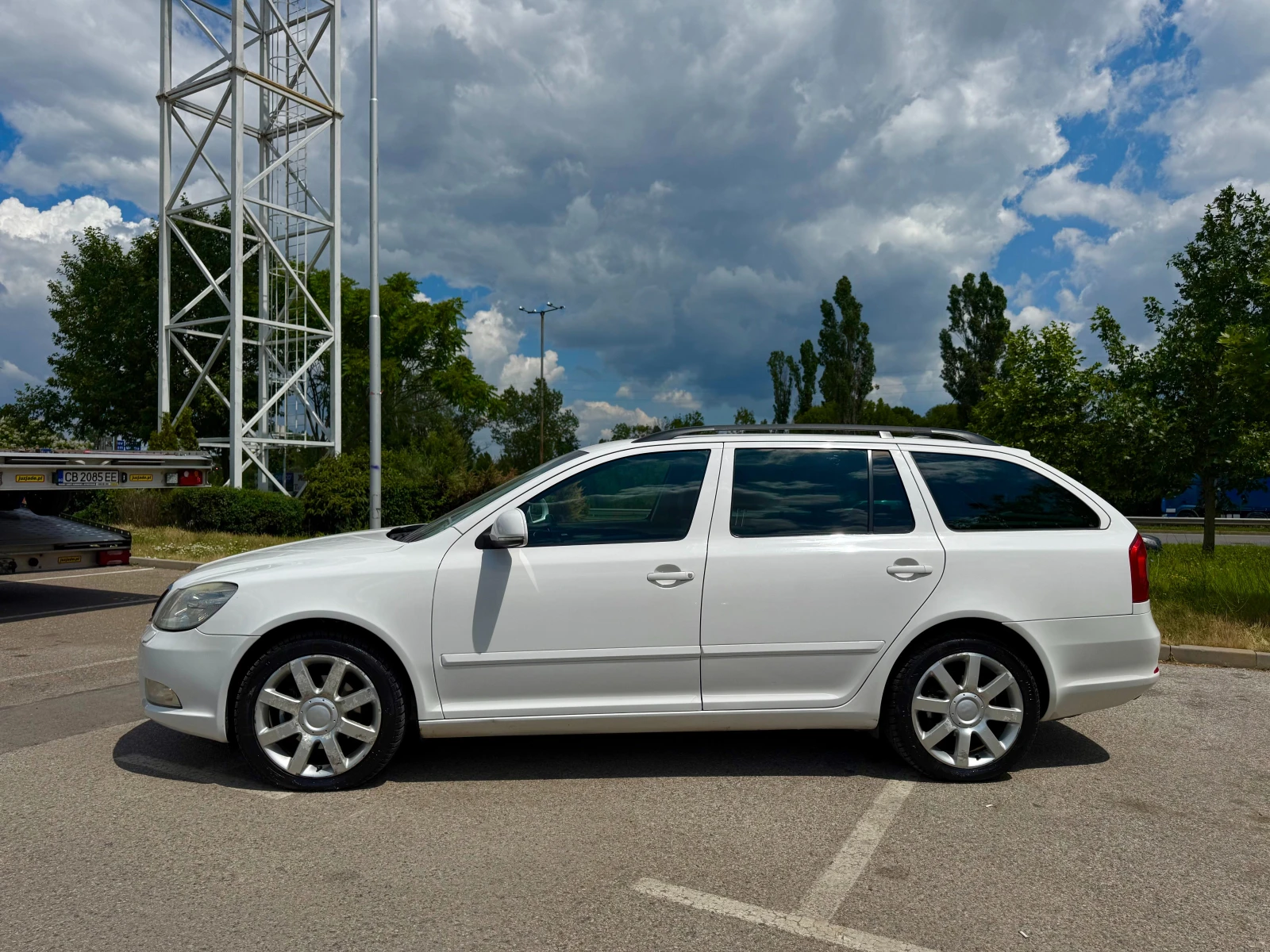 Skoda Octavia 2.0D Автоматик ГАРАНЦИЯ 6 МЕСЕЦА ИЛИ 5000КМ, снимка 2 - Автомобили и джипове - 55031181