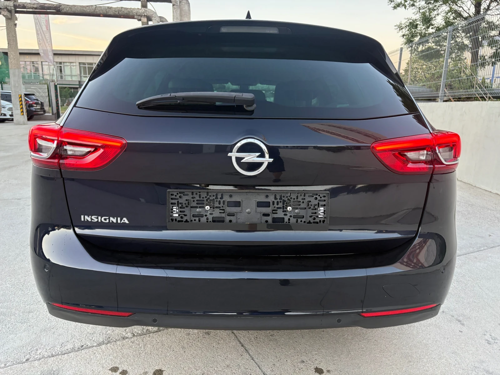 Opel Insignia Exclusive Sport Tourer 2.0CDTI 170kc 126x km!!!, снимка 6 - Автомобили и джипове - 55073088