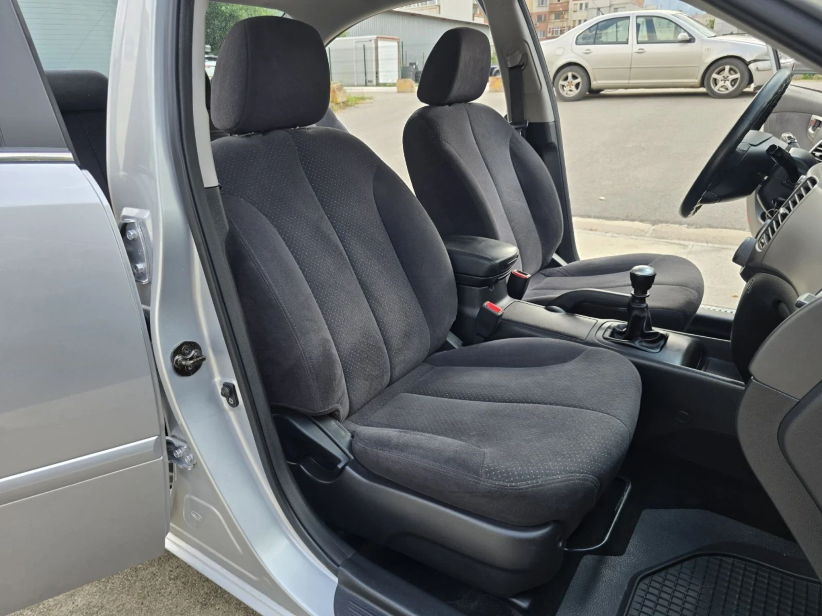 Kia Magentis 2.0CRDI, снимка 8 - Автомобили и джипове - 55140635
