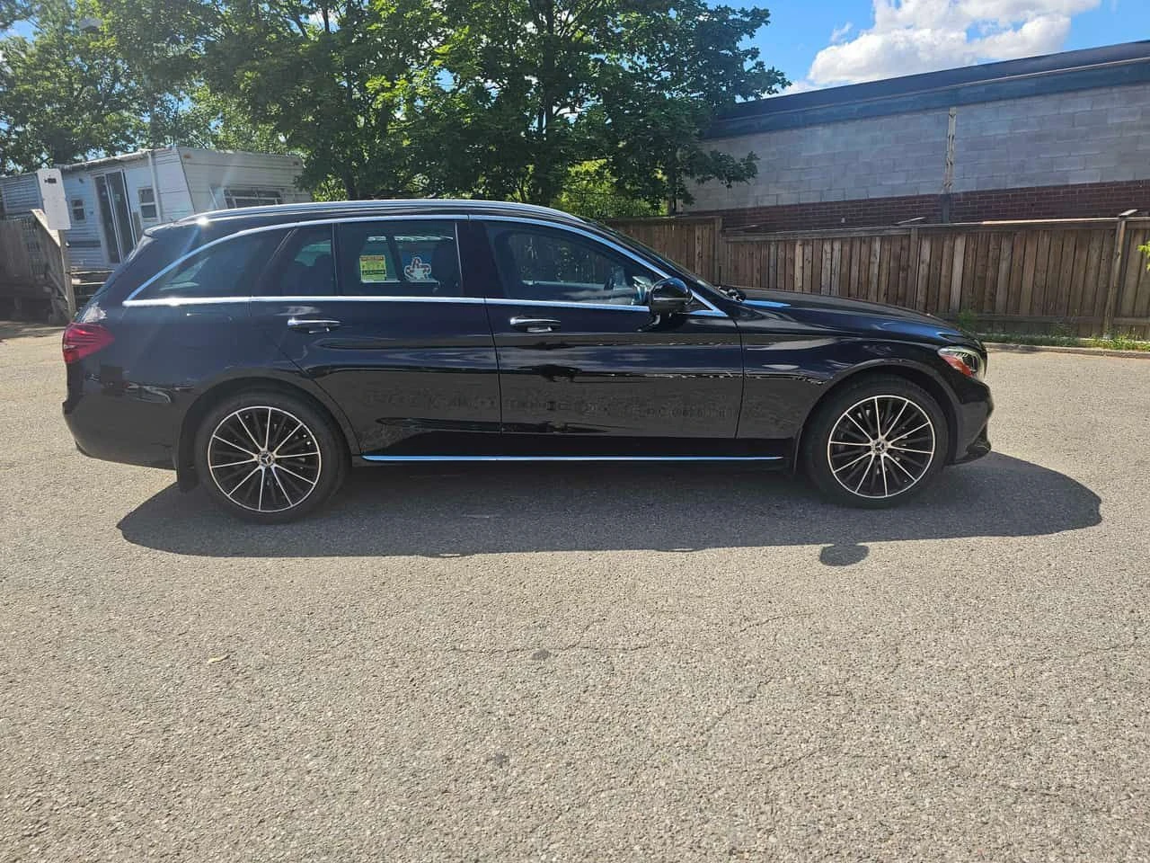 Mercedes-Benz C 300 * АВТОКРЕДИТ БЕЗ ПЪРВОНАЧАЛНА ВНОСКА* , снимка 3 - Автомобили и джипове - 55603352