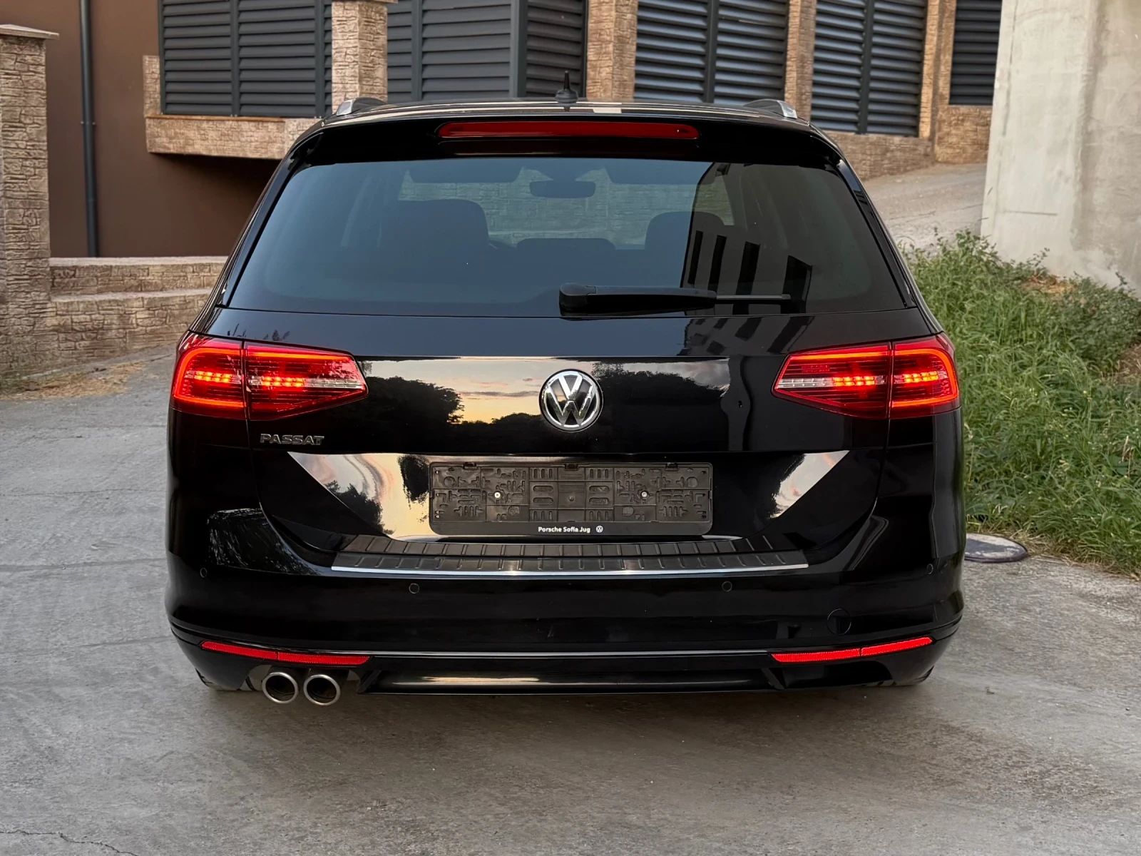 VW Passat 2.0TDi/190hp/DSG/R-Line/DYNAUDIO/DIGITAL/DISTRONIC, снимка 6 - Автомобили и джипове - 55668040