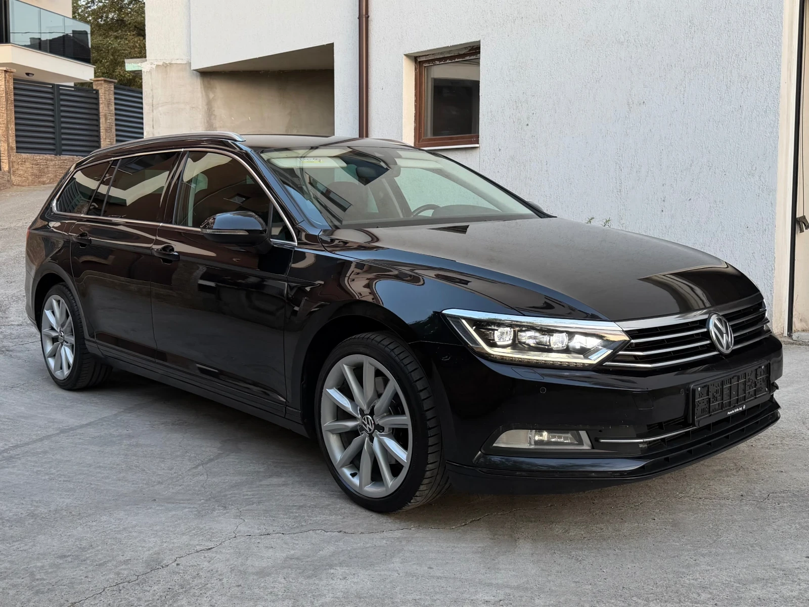 VW Passat 2.0TDi/190hp/DSG/R-Line/DYNAUDIO/DIGITAL/DISTRONIC