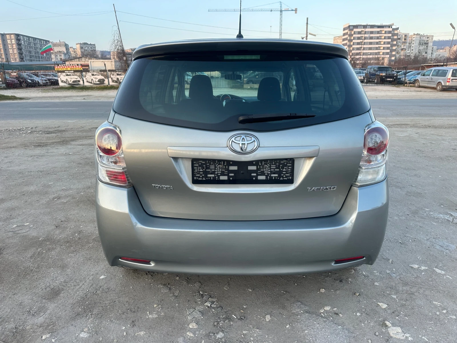 Toyota Verso 2.2 D4D 7 места, снимка 5 - Автомобили и джипове - 55874217