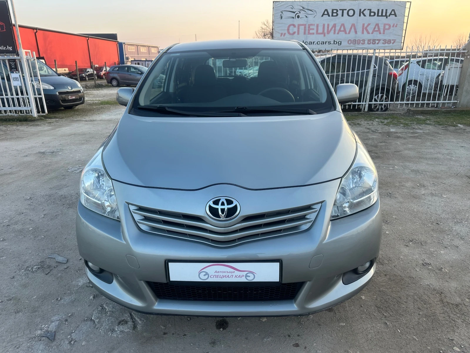 Toyota Verso 2.2 D4D 7 места, снимка 2 - Автомобили и джипове - 55874217