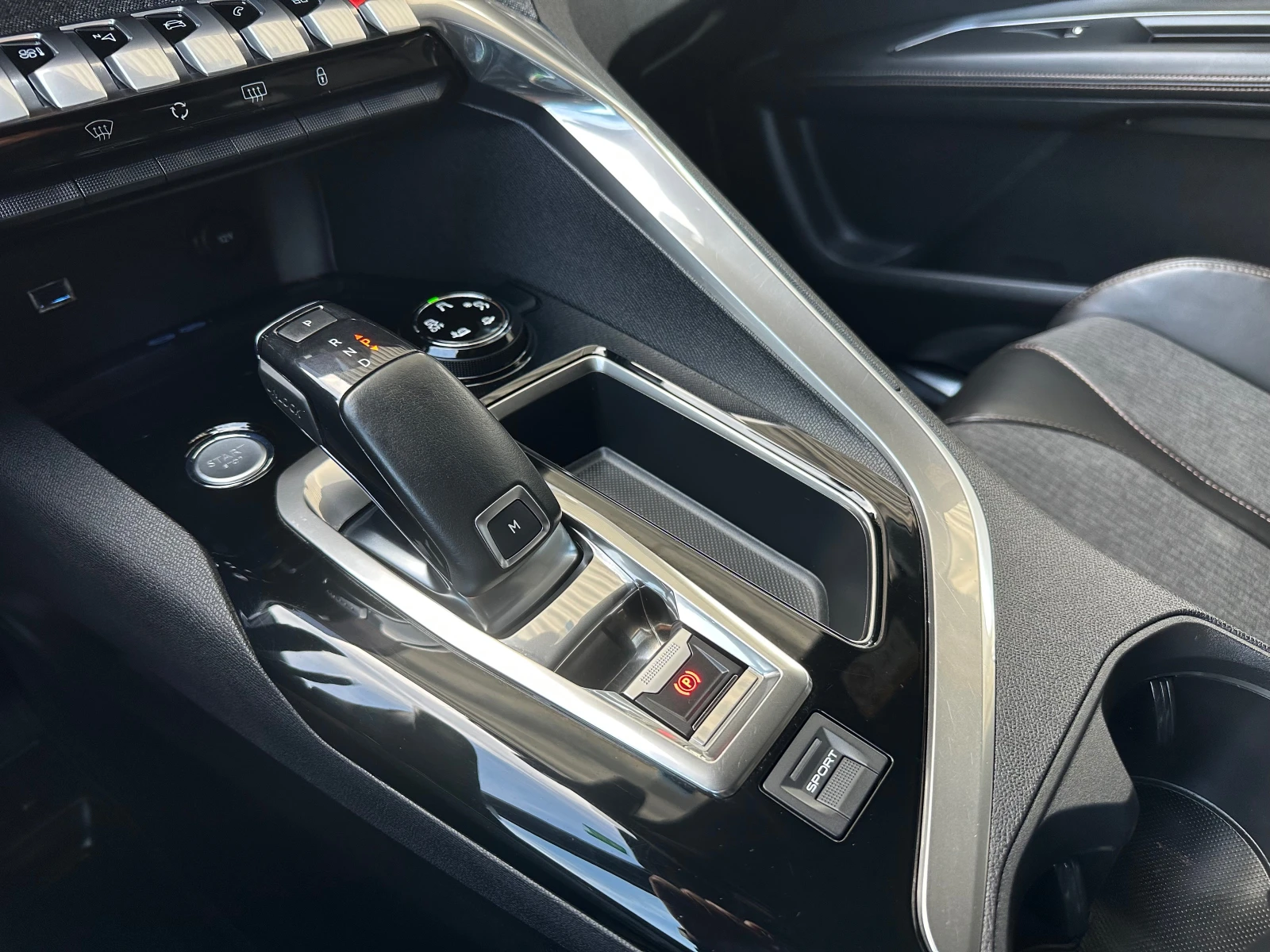 Peugeot 3008 1.5HDI GT- LINE FULL EXTRA -ТОP, снимка 13 - Автомобили и джипове - 56297300