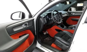 Volvo XC40 B4* R Disign* ПОДГРЕВ ЗАДЕН РЕД* ОБДУХ* FULL* , снимка 17