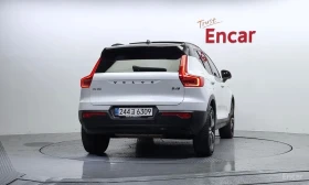 Volvo XC40 B4* R Disign* ПОДГРЕВ ЗАДЕН РЕД* ОБДУХ* FULL*  | Auto.bg — изображение 4