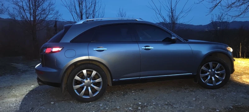 Infiniti Fx 35, снимка 8 - Автомобили и джипове - 48073794