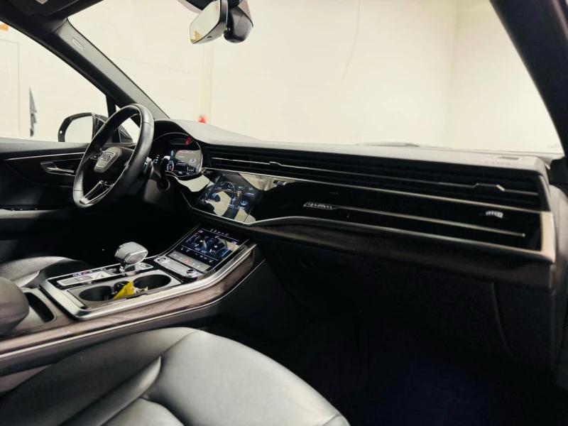 Audi Q7 55 TFSI Quattro / FACE / DIGITAL / PANO / 7 Seats, снимка 13 - Автомобили и джипове - 52749530
