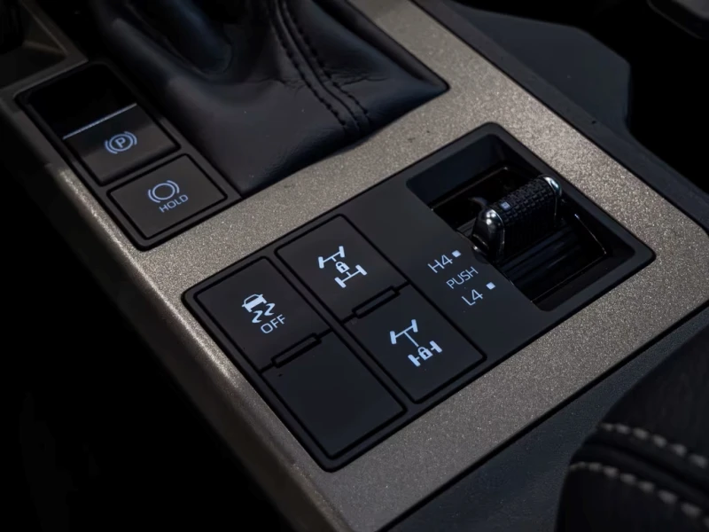 Toyota Land cruiser NEW* EXECUTIVE* LED LIGHTS* 360* , снимка 10 - Автомобили и джипове - 53391340