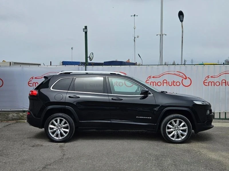 Jeep Cherokee, снимка 14 - Автомобили и джипове - 55829888