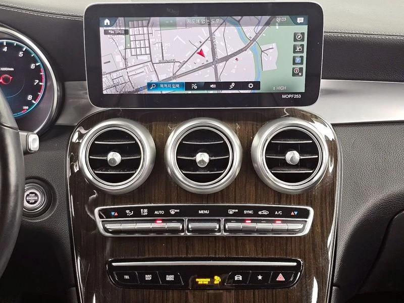 Mercedes-Benz GLC GLC300 4MATIC| 255к.с., снимка 14 - Автомобили и джипове - 56004179