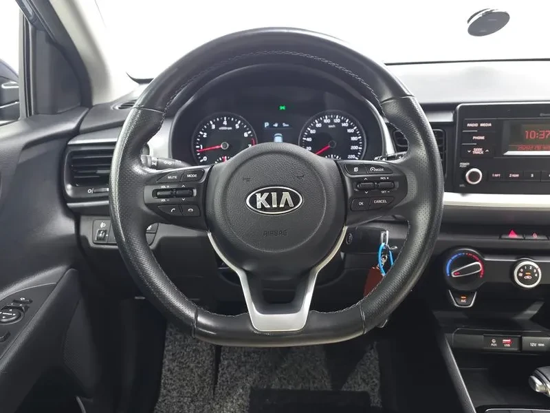 Kia Stonic 1.4 Deluxe, снимка 11 - Автомобили и джипове - 56118291