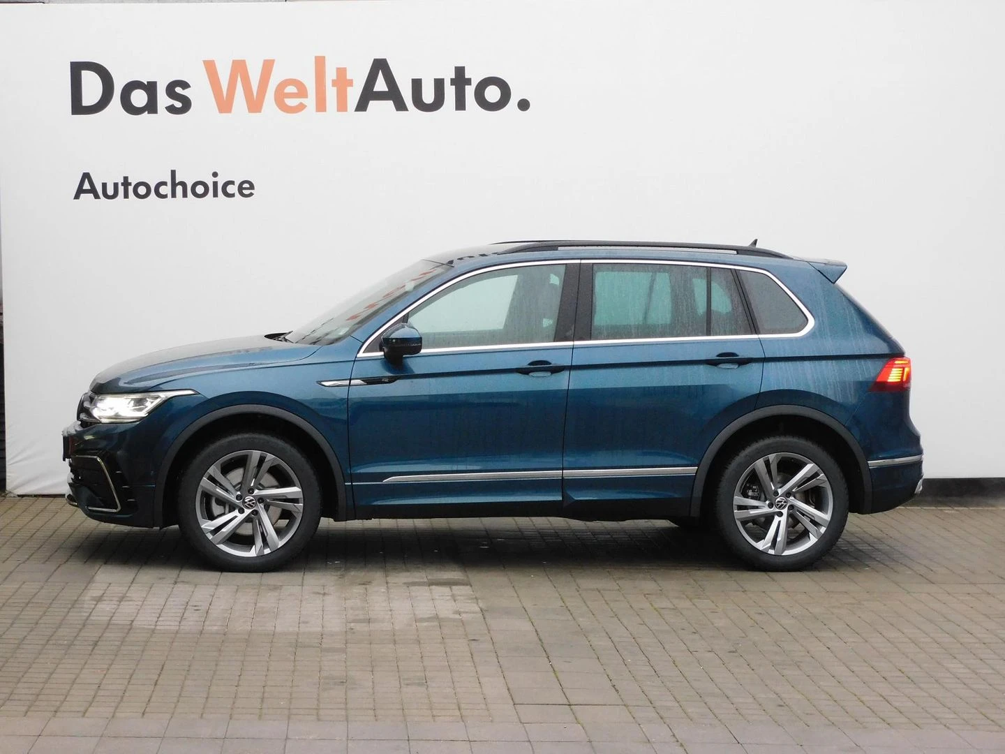 VW Tiguan R-Line 2.0 TDI SCR 4MOTION DSG - изображение 2