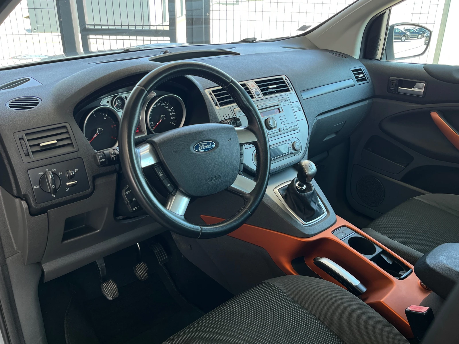 Ford Kuga 2.0 TDCi - изображение 7