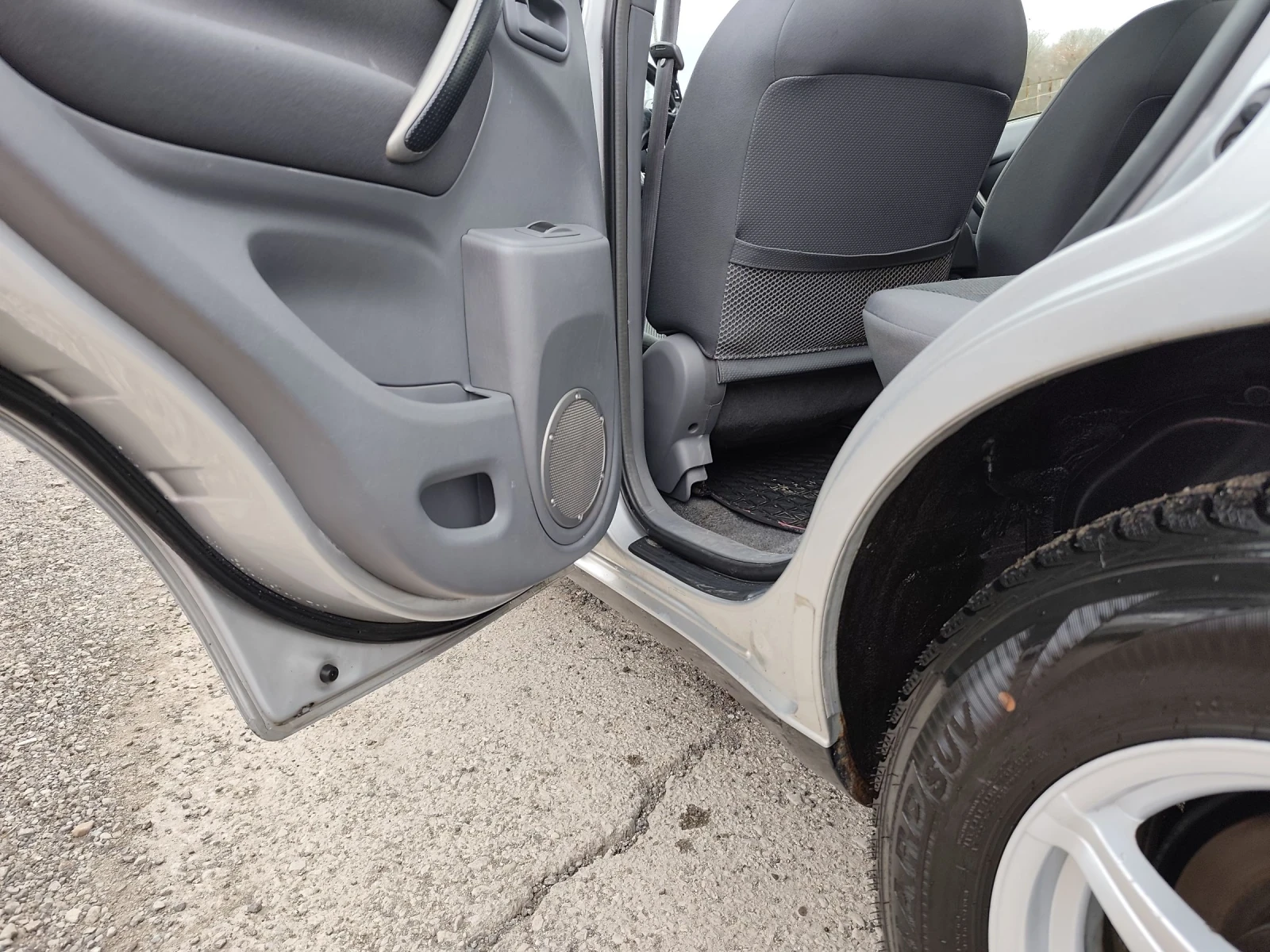 Toyota Rav4 2.0d-4d, снимка 6 - Автомобили и джипове - 53934420