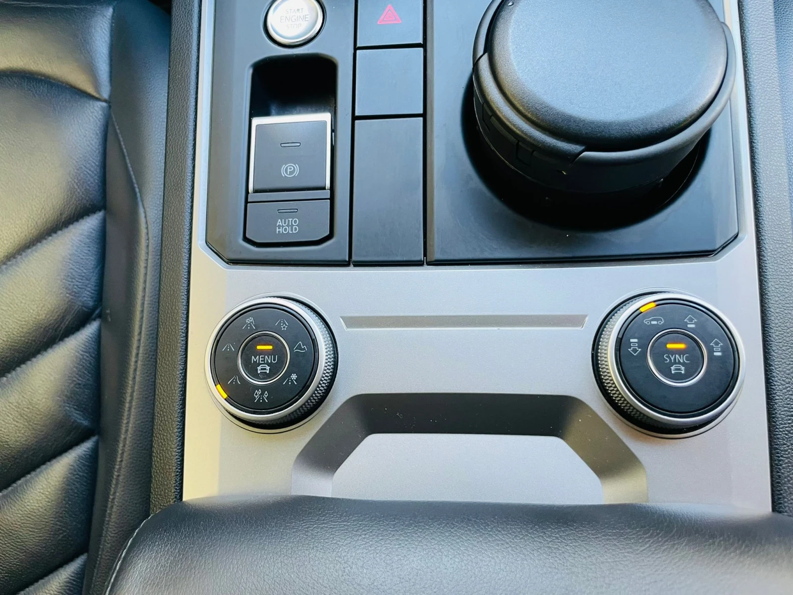 VW Touareg, снимка 10 - Автомобили и джипове - 54140608