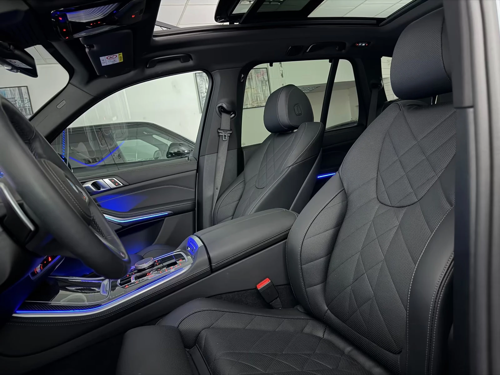 BMW X5 30d/286HP/MSPORT/CARBON/360/PANO/HUD/H&K/411z, снимка 8 - Автомобили и джипове - 54537679