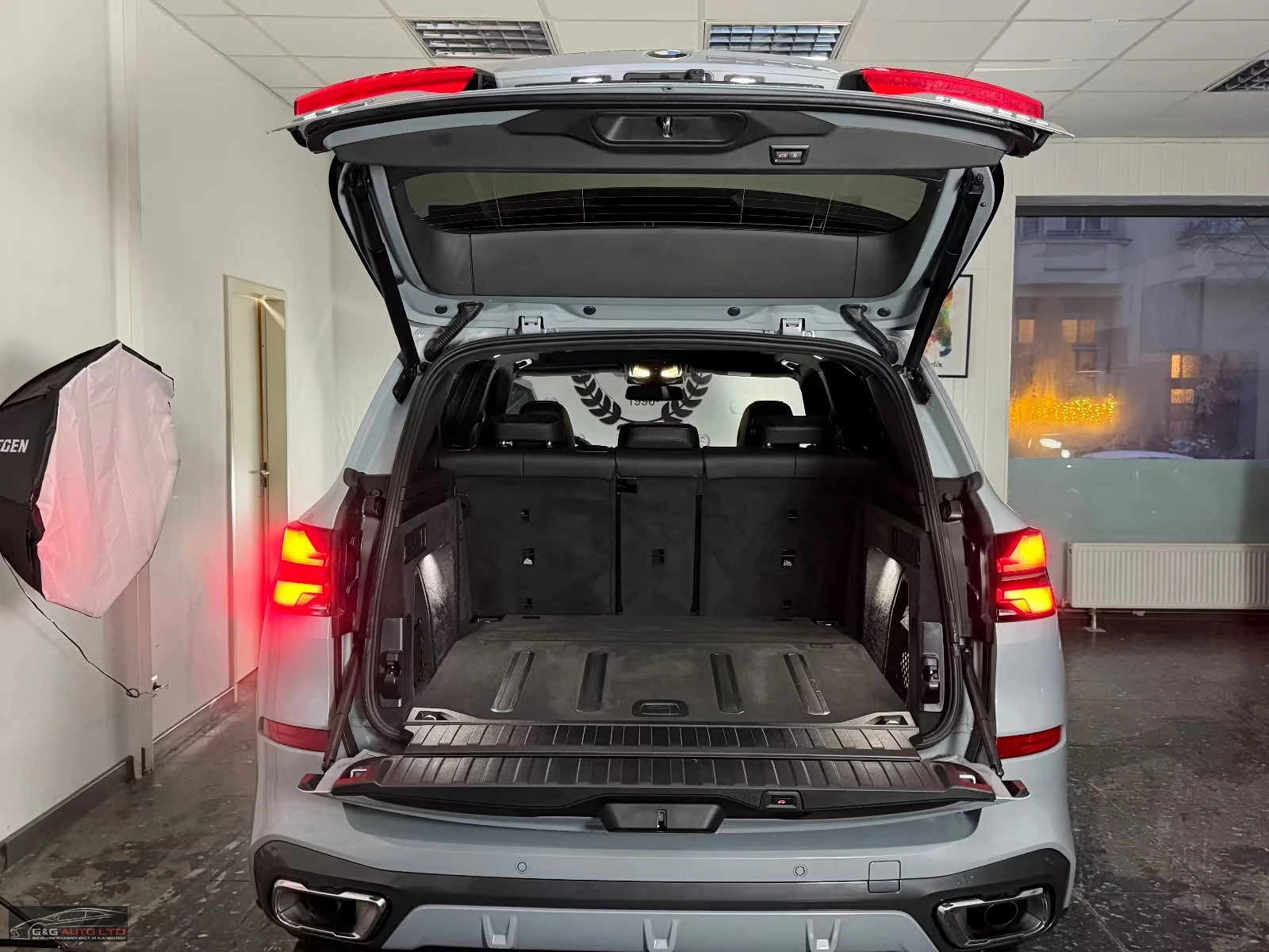 BMW X5 30d/286HP/MSPORT/CARBON/360/PANO/HUD/H&K/411z, снимка 6 - Автомобили и джипове - 54537679