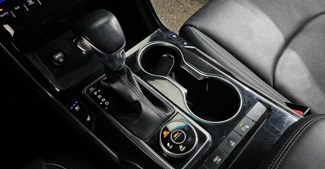 Kia Mohave * Platinum* Обдух* HUD* Pano* 360* Hi-Pass* , снимка 8 - Автомобили и джипове - 55584704