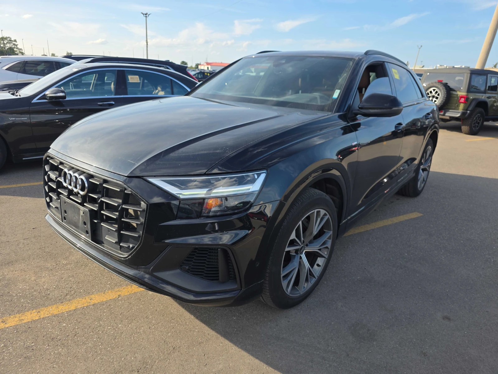 Audi Q8 Audi Q8 55 TFSI quattro | 3.0 V6 | 340 к.с. | PANO