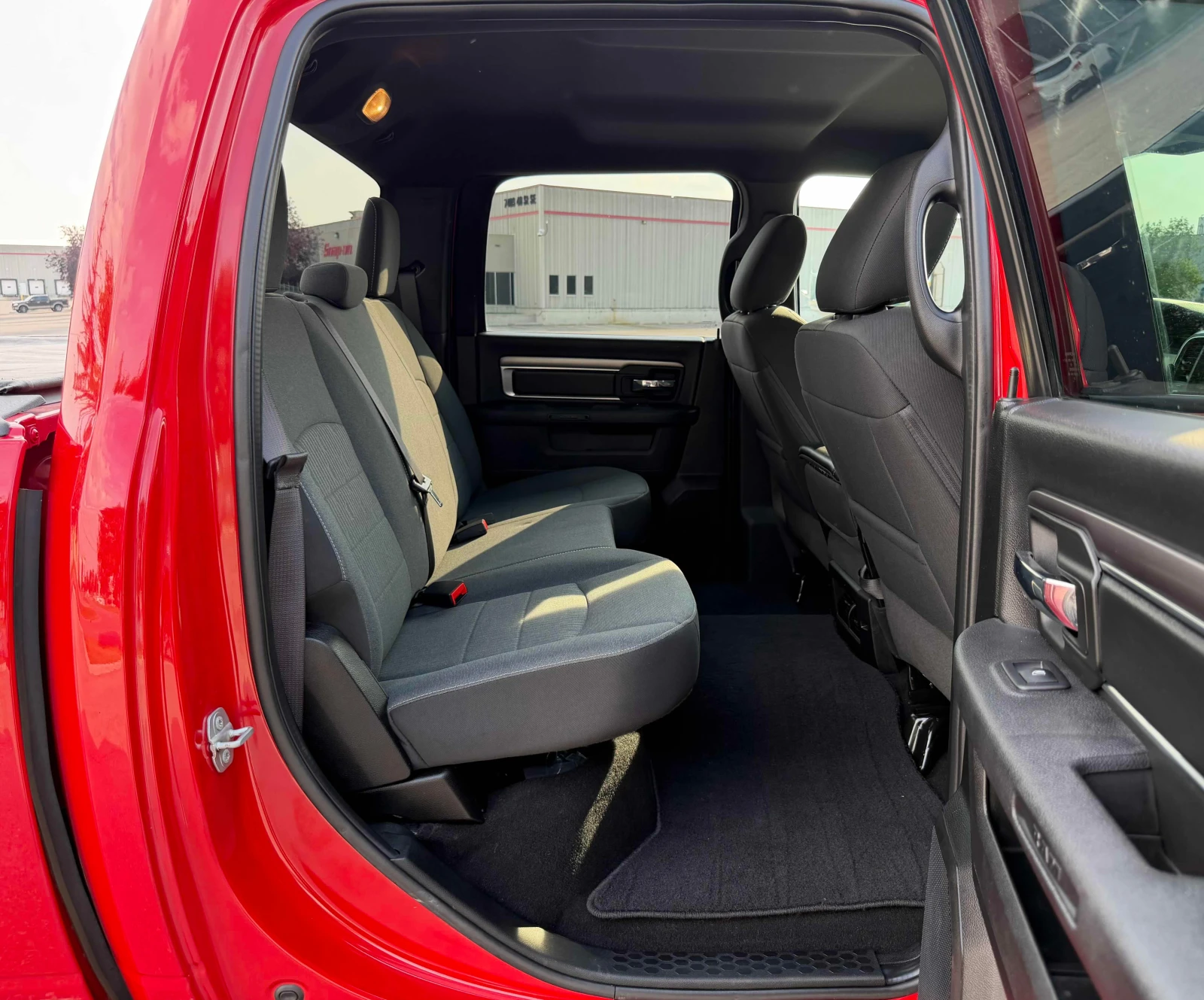 Dodge RAM 1500 * Warlock * CARFAX * ОПЦИЯ ЗА ФИНАНСИРАНЕ , снимка 11 - Автомобили и джипове - 55899924