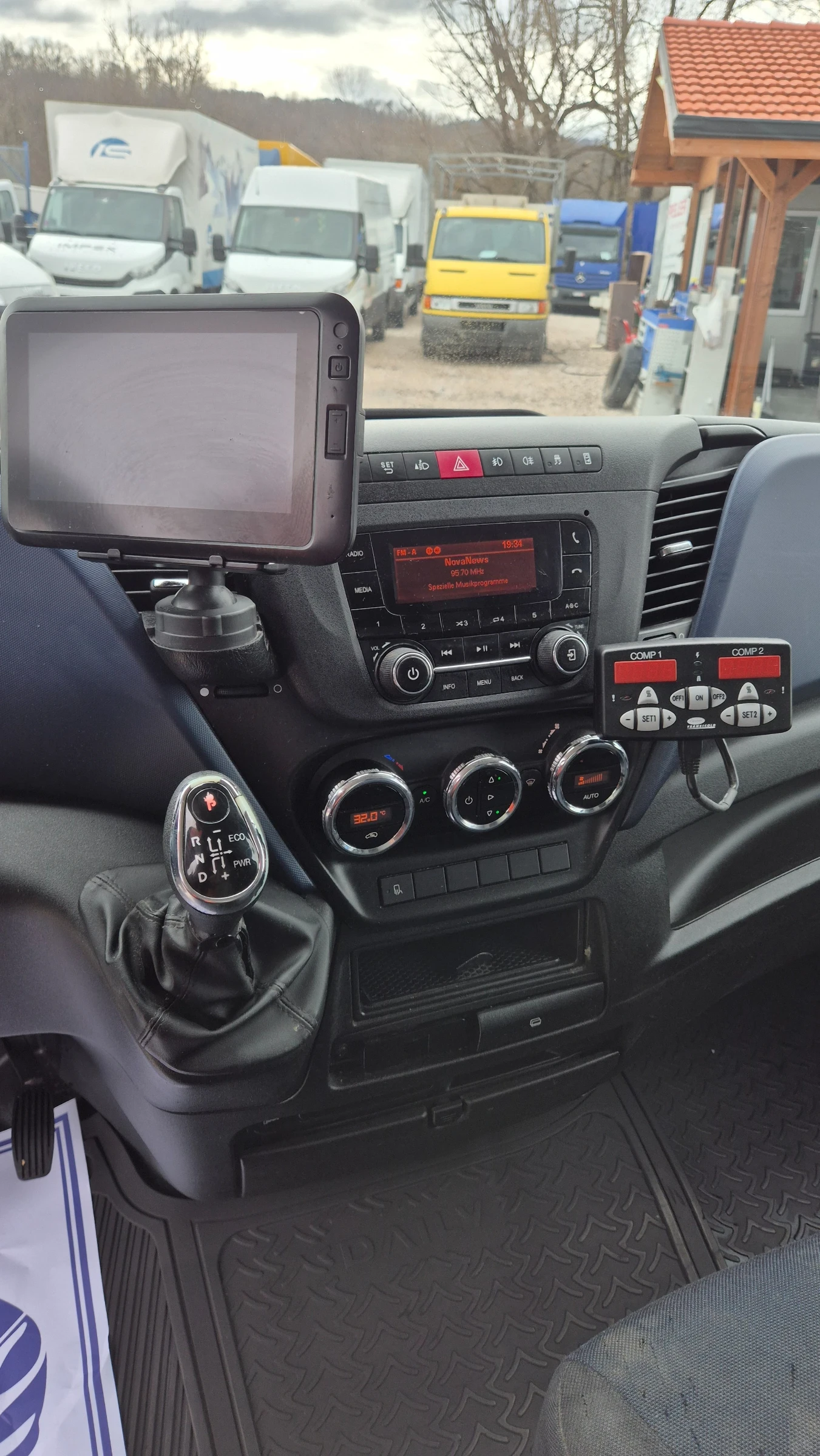 Iveco Daily 35s16* ХЛАДИЛЕН* КЛИМА* HI-MATIC* ШВЕЙЦАРИЯ*  - изображение 10