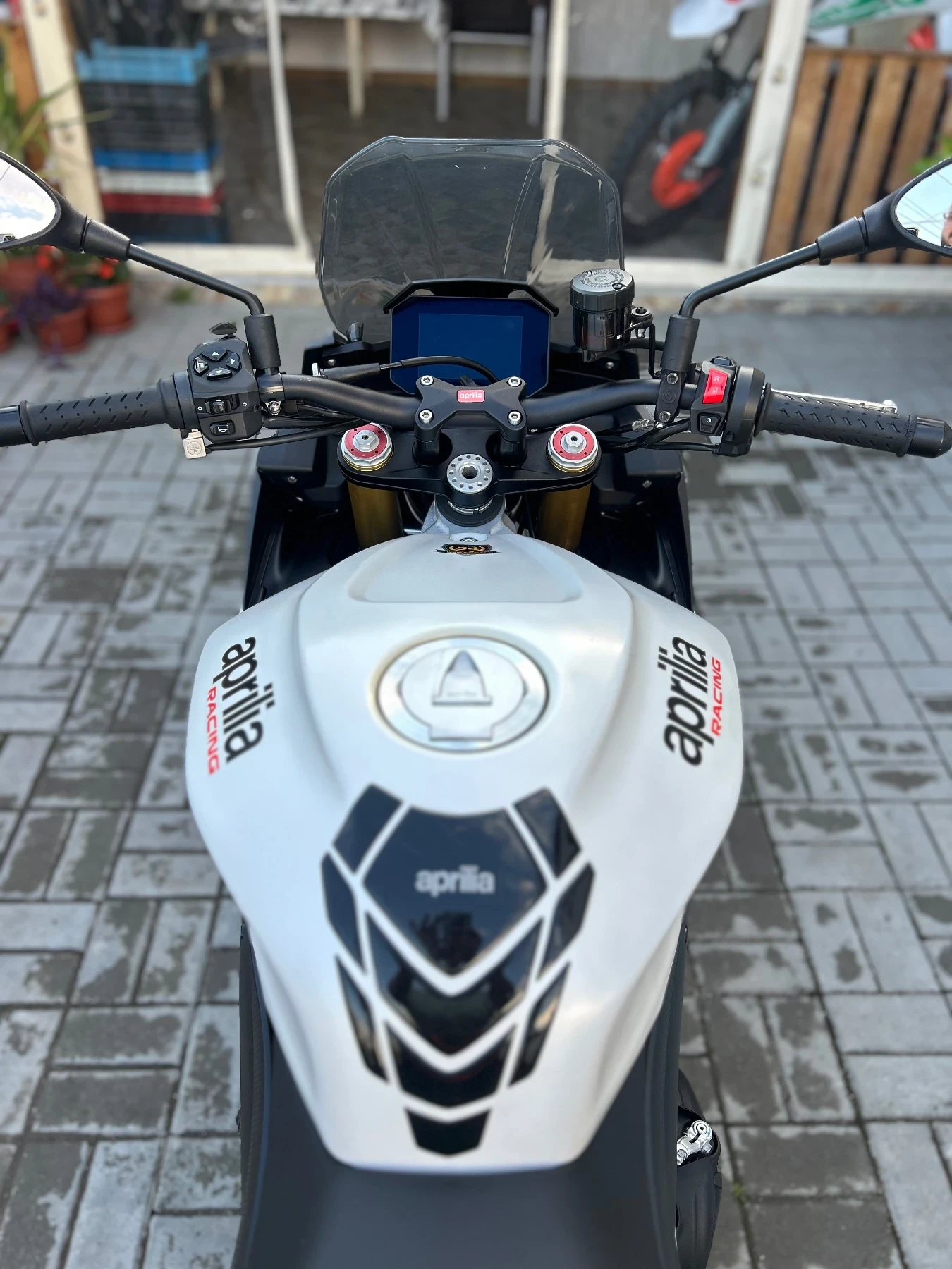 Aprilia Tuono V4 1100, снимка 13 - Мотоциклети и мототехника - 55559890