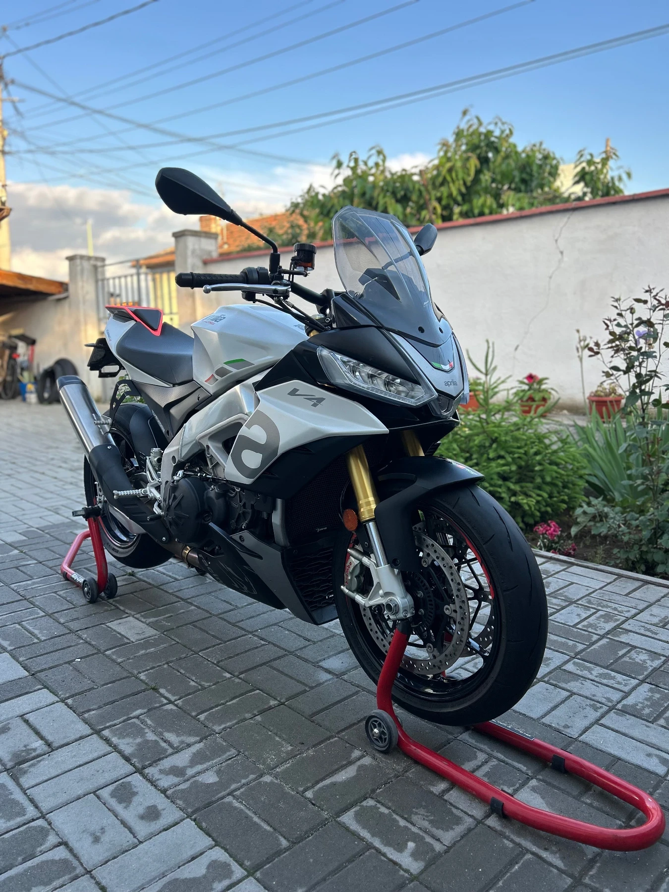 Aprilia Tuono V4 1100, снимка 3 - Мотоциклети и мототехника - 55559890