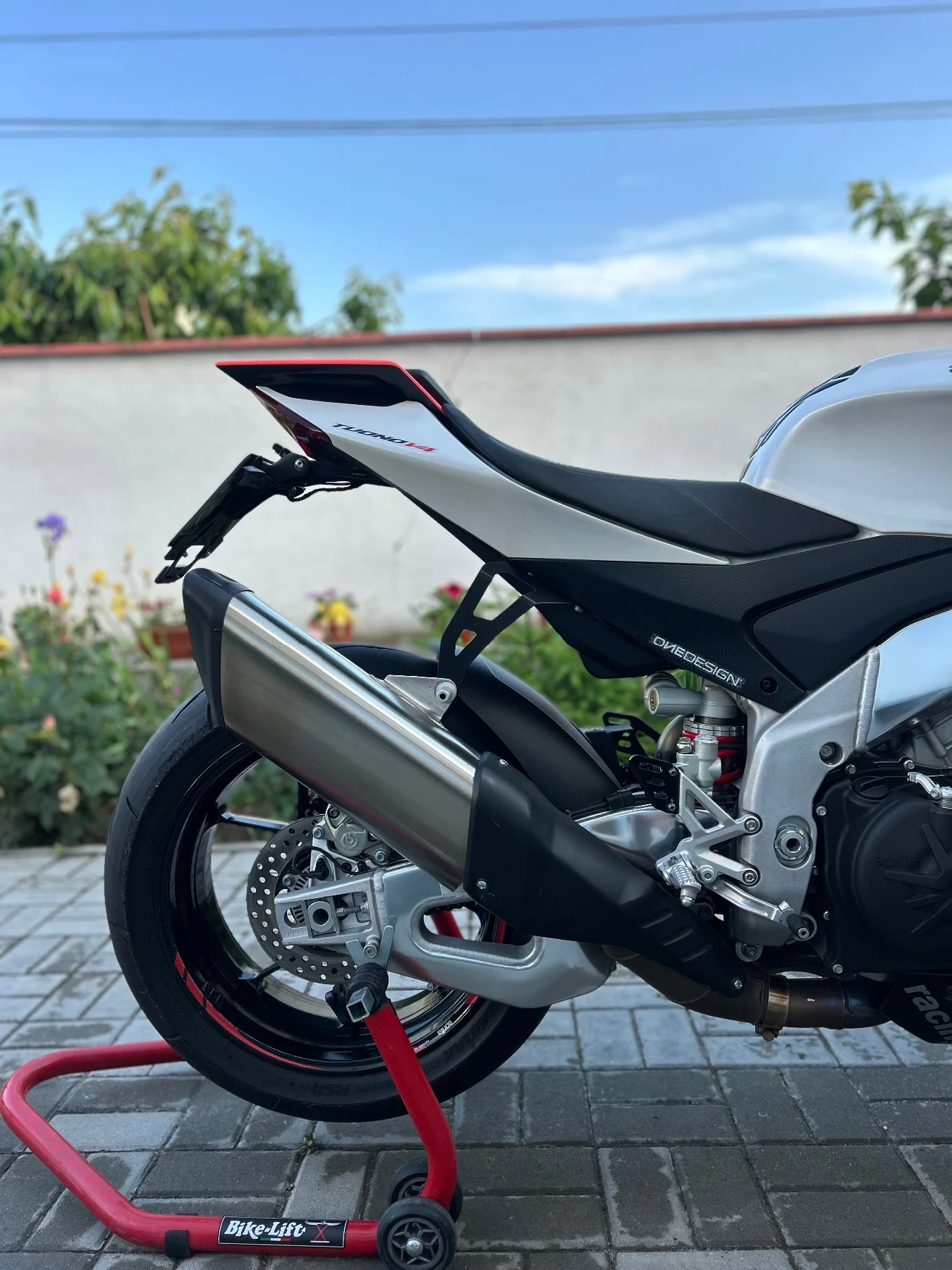 Aprilia Tuono V4 1100, снимка 11 - Мотоциклети и мототехника - 55559890