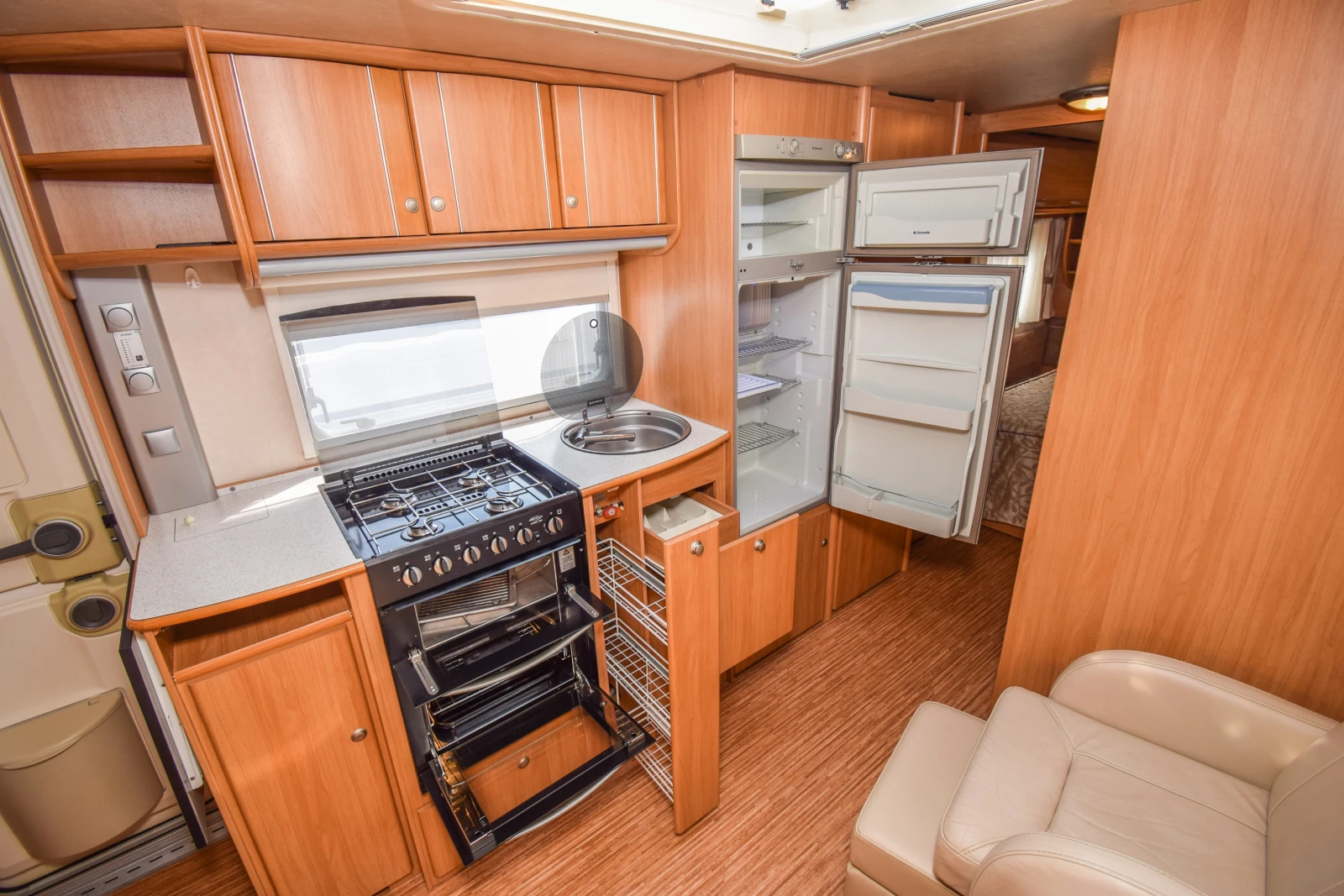 Каравана Adria Classica 743 UP Scandinavion/Alde/Форселт/Мувър, снимка 10 - Каравани и кемпери - 55065627